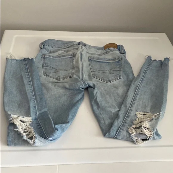 American Eagle size 00 short Women's Light Blue Distressed Jeans - Picture 3 of 6